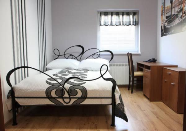 Leo Hostel Познан Стая снимка