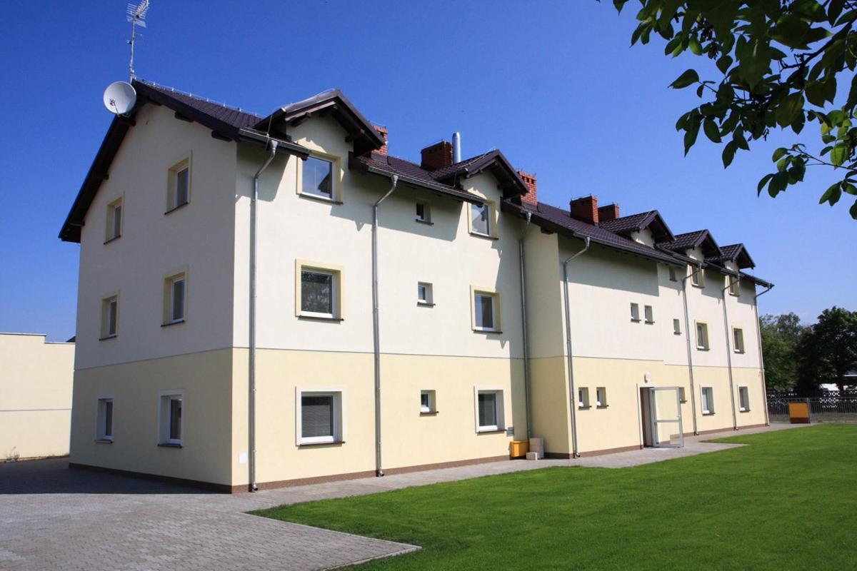 Leo Hostel Познан Екстериор снимка