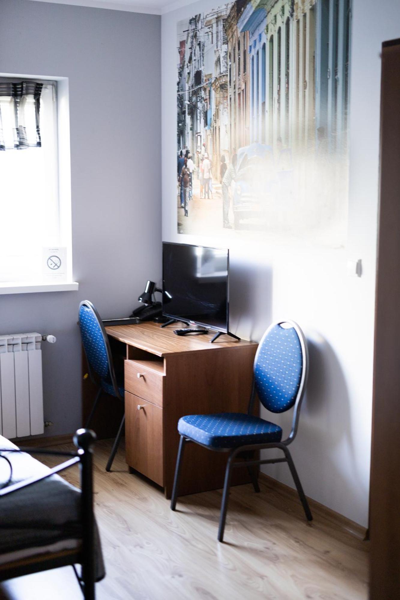 Leo Hostel Познан Екстериор снимка
