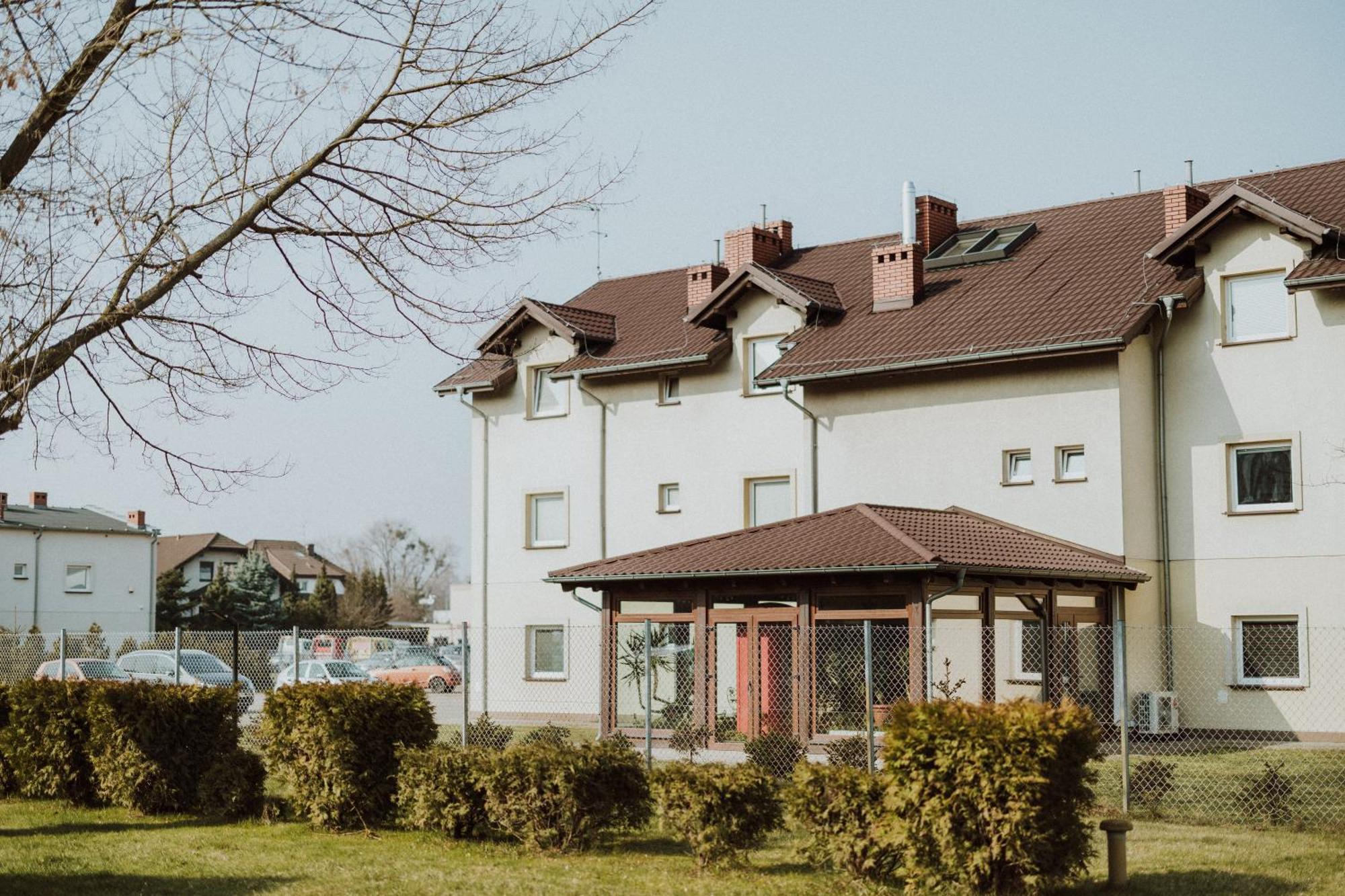 Leo Hostel Познан Екстериор снимка