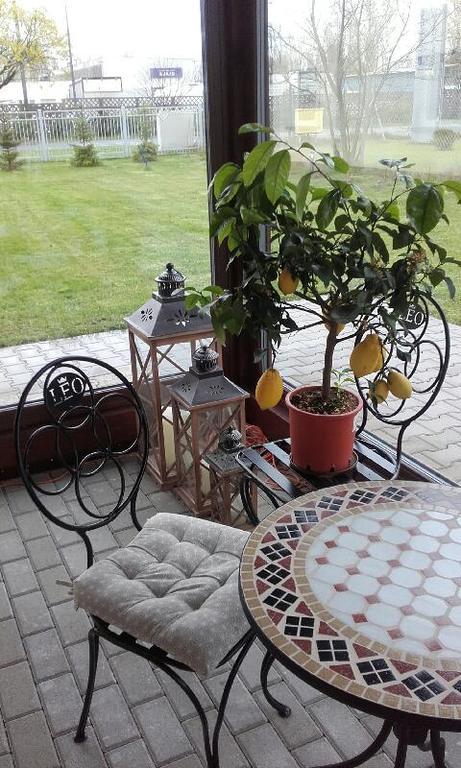 Leo Hostel Познан Екстериор снимка